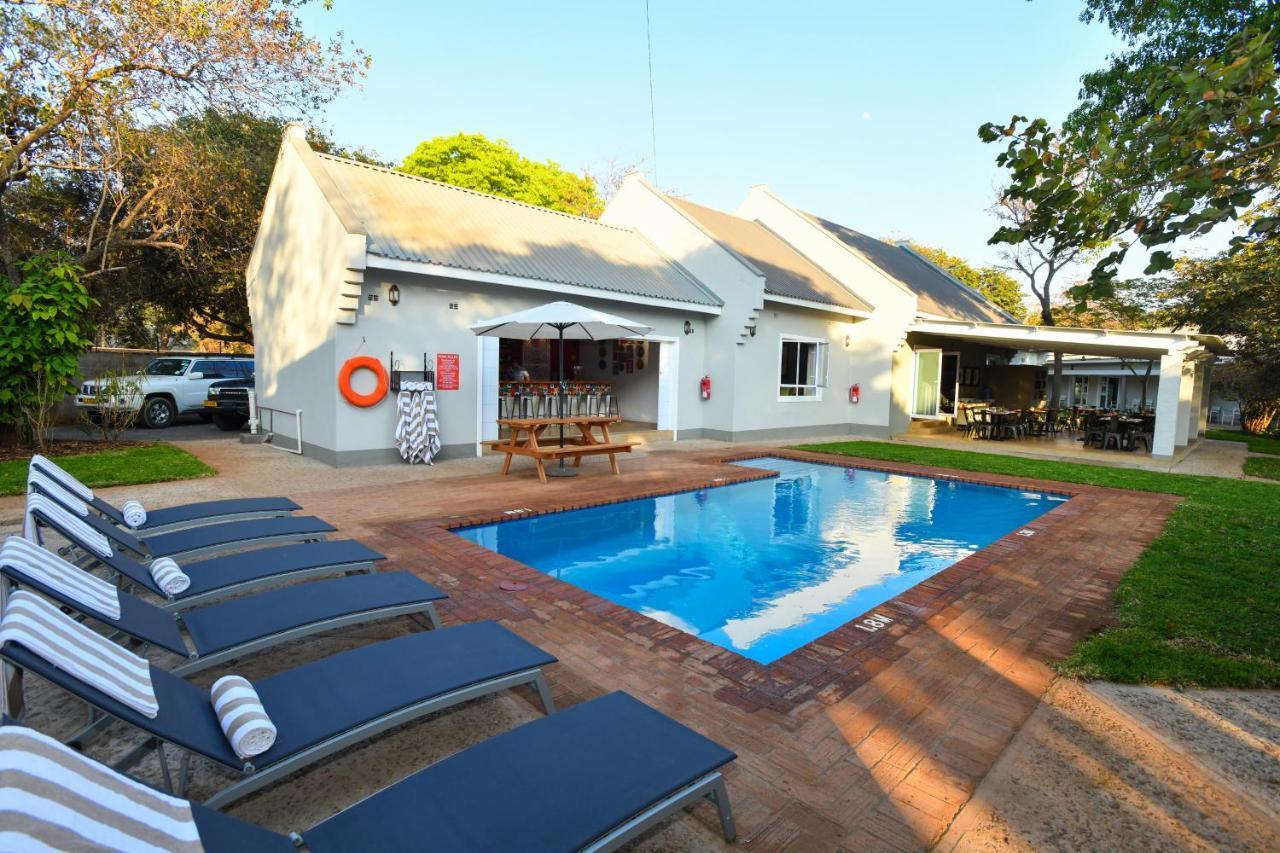 Phezulu Guest Lodge Victoria Falls Exterior photo